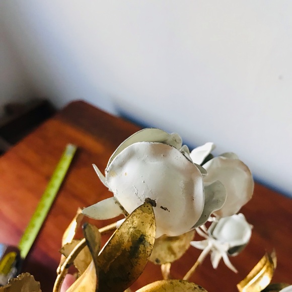 Vintage Hollywood regency Italian gilt tile metal rose candelabra - Picture 6 of 9